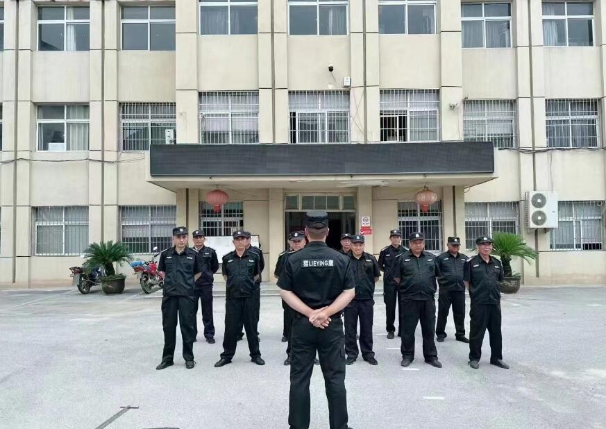 獵鷹保安對新市鎮(zhèn)所有保安隊員進行安保實操培訓