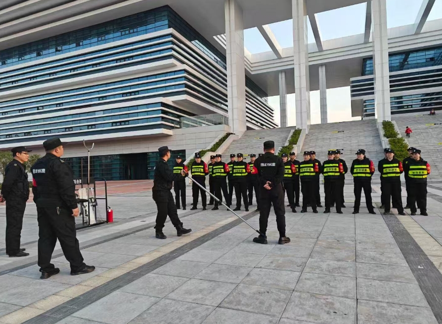 3月19日，湖北獵鷹保安服務(wù)有限公司棗陽分公司在七館合一開展專項(xiàng)培訓(xùn)